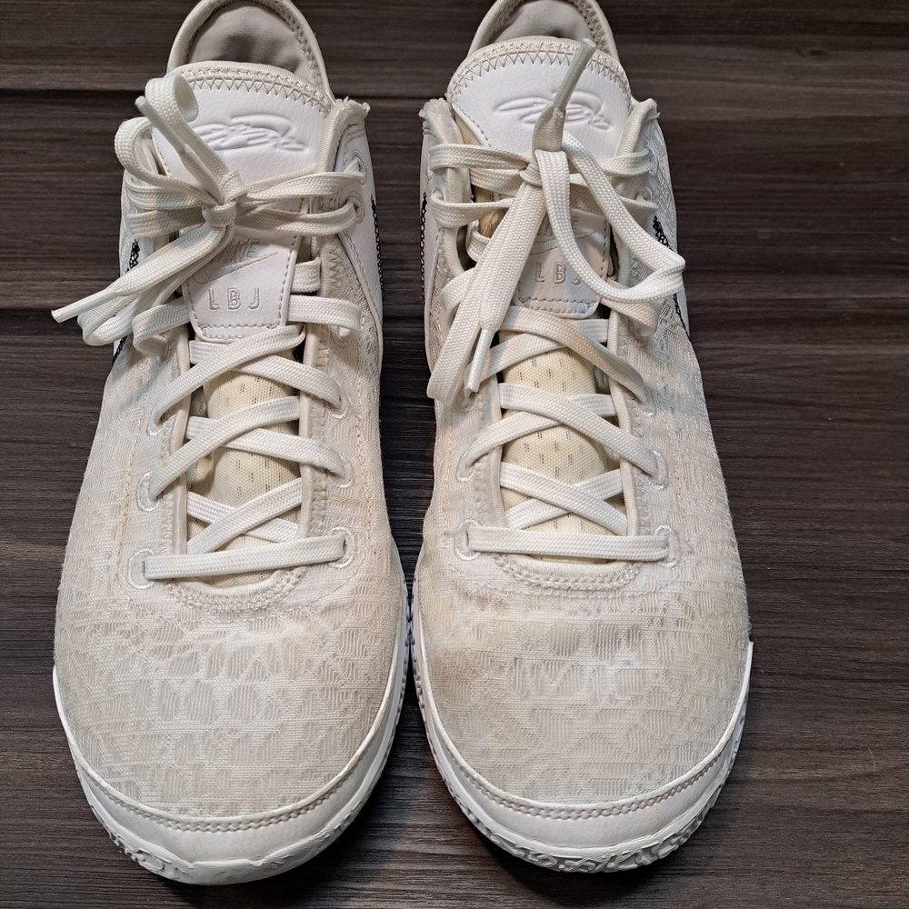 Nike Zoom Lebron Sneakers NXXT Gen Triple White Basketball Shoes Men's Size 11.5 - Picture 2 of 6